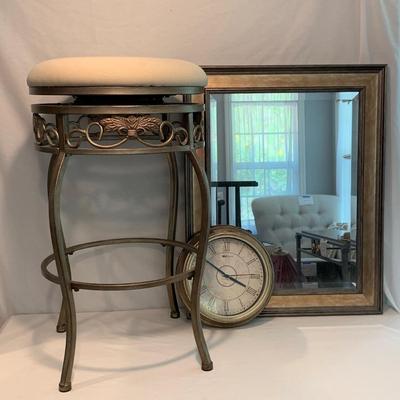 Hillsdale Ornate Stool with Mirror & Clock (LR-HS)