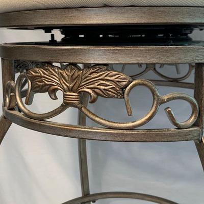 Hillsdale Ornate Stool with Mirror & Clock (LR-HS)