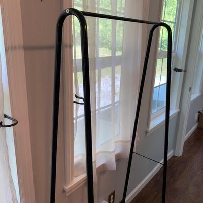 Metal Rack & Glass Shelf with Velvet Hangers (M-HS)