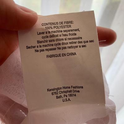 Set of Sheer Curtains & Tension Rods (LR-HS)