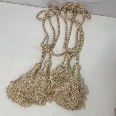 Set of Sheer Curtains & Tension Rods (LR-HS)