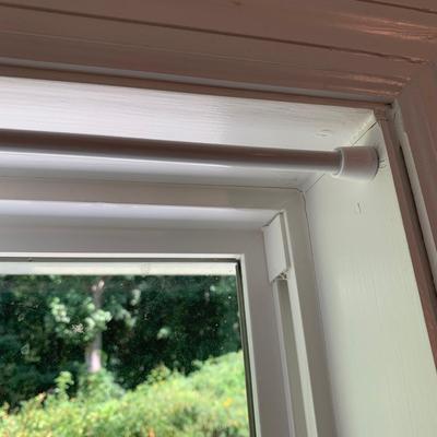 Set of Sheer Curtains & Tension Rods (LR-HS)