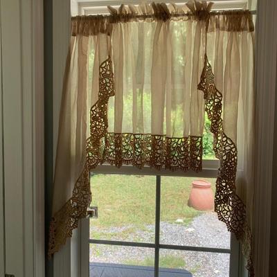 Set of Sheer Curtains & Tension Rods (LR-HS)