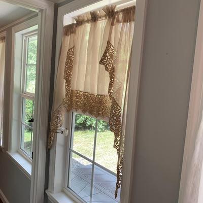 Set of Sheer Curtains & Tension Rods (LR-HS)