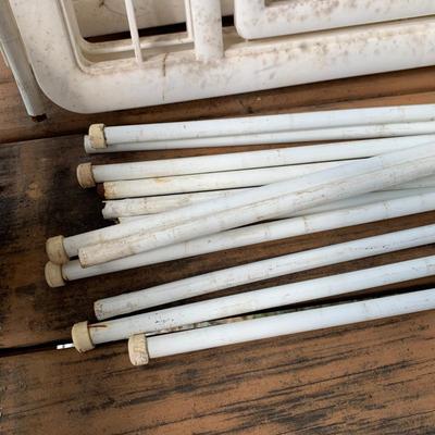 Freestanding Fence with Dog Door (FP-HS)