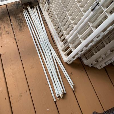 Freestanding Fence with Dog Door (FP-HS)