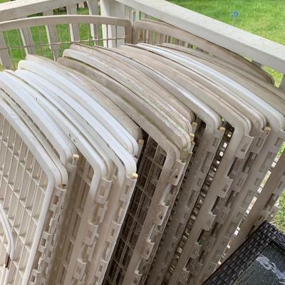 Freestanding Fence with Dog Door (FP-HS)