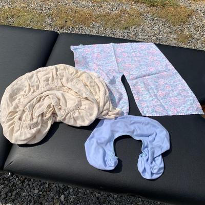 Costway Portable Massage table with Carrying Case (FP-HS)