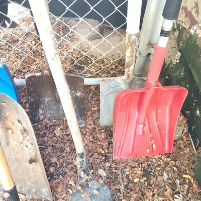 POST HOLE DIGGER- SHOVALS-SNOW SHOVAL-RACK=HOE