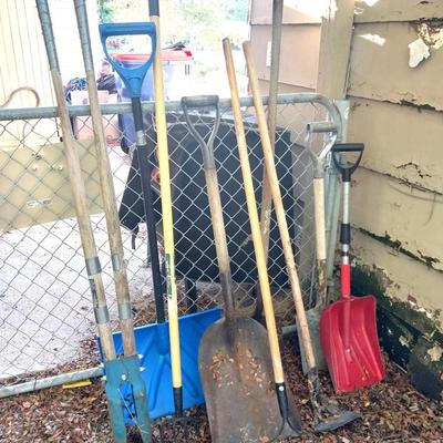 POST HOLE DIGGER- SHOVALS-SNOW SHOVAL-RACK=HOE