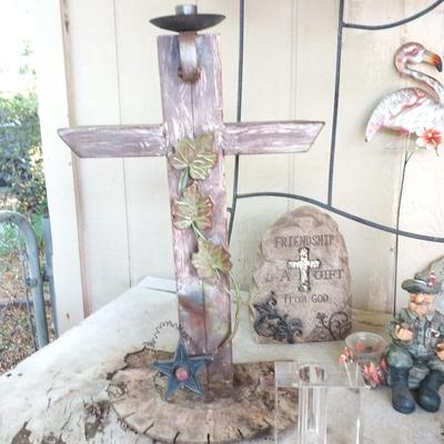 YARD ART