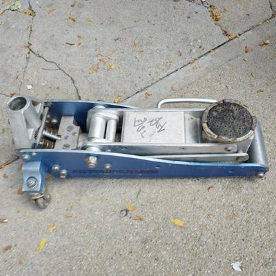 VEHICLE FLOOR JACK AND LIFTS