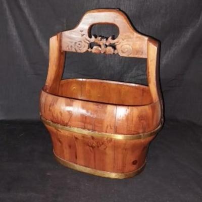 VINTAGE WOODEN BASKET
