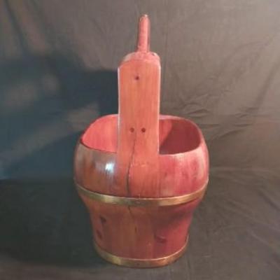 VINTAGE WOODEN BASKET