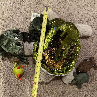Turtles and frogs stuffed animals