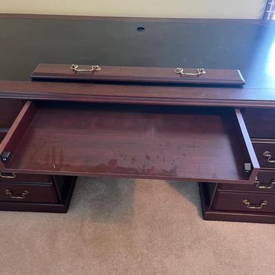 Office Desk with Lockable File Drawers (O-MG)