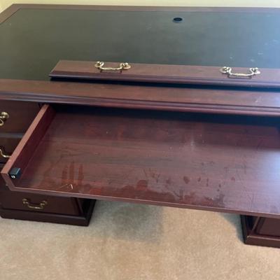 Office Desk with Lockable File Drawers (O-MG)