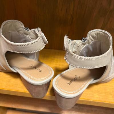 Baretraps Boots & Shoes Size 8.5 (BR2-RG)