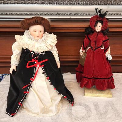 Lot #128 Lot of 2 Franklin Mint Heirloom dolls - both have boxes