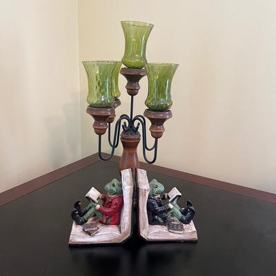 'Toads Escape' Kenneth Grahame Bookends with Unique Wooden Candleholder (O-MG)