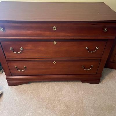 Three Drawer Chest of Drawers (O-MG)