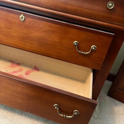 Three Drawer Chest of Drawers (O-MG)