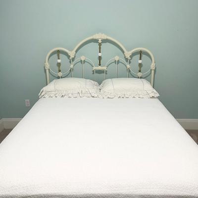 Queen Size White Metal & Brass Bed ~ Includes STEARNS & FOSTER Queen Mattress & Box Spring