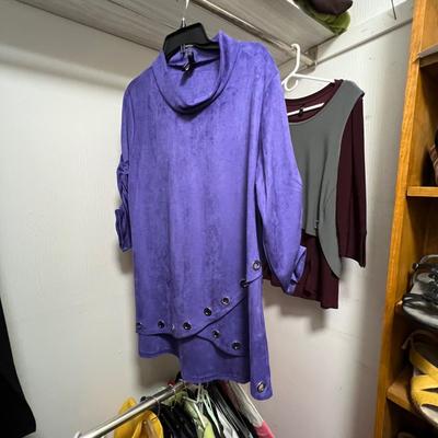 Ladies Casual & Dressy Size M/L Tops & Skirts Plus Wool Blazers (O-RG)