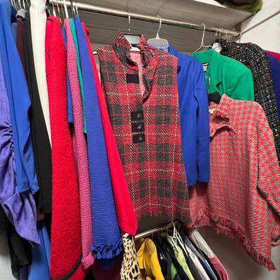 Ladies Casual & Dressy Size M/L Tops & Skirts Plus Wool Blazers (O-RG)