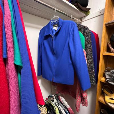 Ladies Casual & Dressy Size M/L Tops & Skirts Plus Wool Blazers (O-RG)