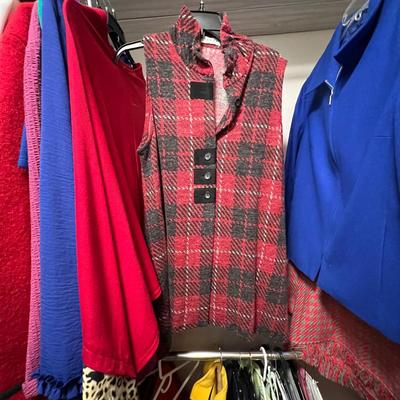 Ladies Casual & Dressy Size M/L Tops & Skirts Plus Wool Blazers (O-RG)