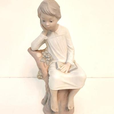 Lot #146  LLADRO figurine "Boy Thinker"