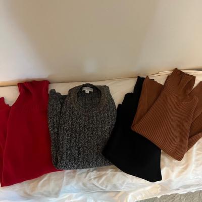 Tommy Hilfiger, Chicoâ€™s, Tribal & More Ladies Sweaterâ€™s Size M/L (BR2-RG)