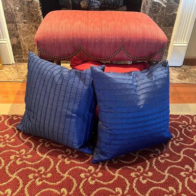 Ottoman & Accent Pillows (LR-MG)