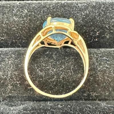 14 Karat Yellow Gold w/Blue Topaz Center and Diamond Millies