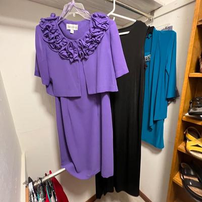 Womenâ€™s Dressy Outfits Size 10-12 (BR2-RG)