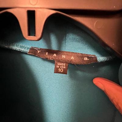 Womenâ€™s Dressy Outfits Size 10-12 (BR2-RG)