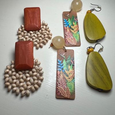 Twenty Plus Pairs of Earrings (BR2-RG)