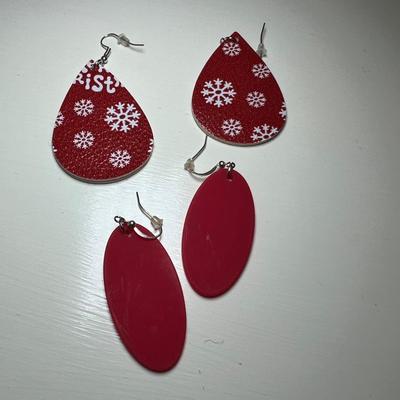 Twenty Plus Pairs of Earrings (BR2-RG)