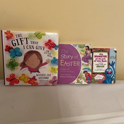 Childrenâ€™s Books, Stuffed Animals, & More (BR1-MG)