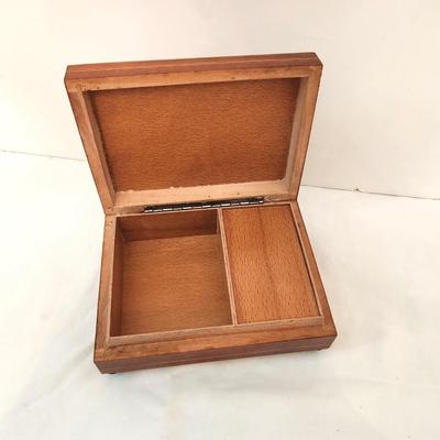 Lot #171  Italian Music Box - works