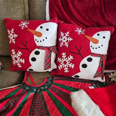 Christmas Pillows, Tree Skirts & More (LR-JS)