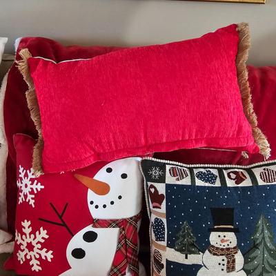 Christmas Pillows, Tree Skirts & More (LR-JS)