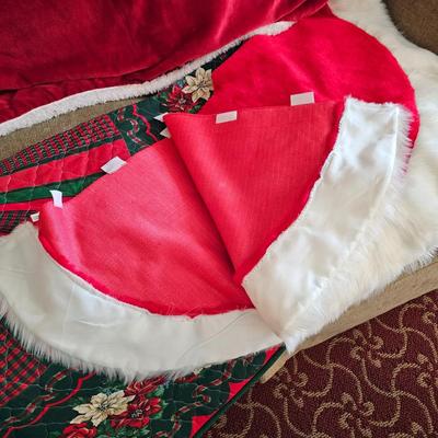 Christmas Pillows, Tree Skirts & More (LR-JS)