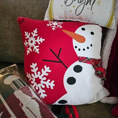 Christmas Pillows, Tree Skirts & More (LR-JS)