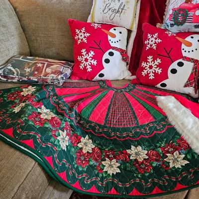 Christmas Pillows, Tree Skirts & More (LR-JS)