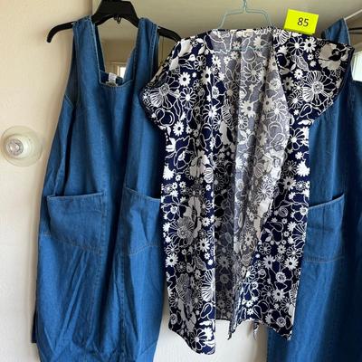 Lot of 4 tops