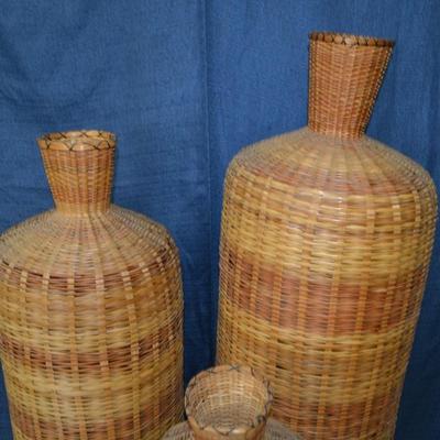 LOT 9. VINTAGE RATTAN STACKING FLOOR VASE DECOR