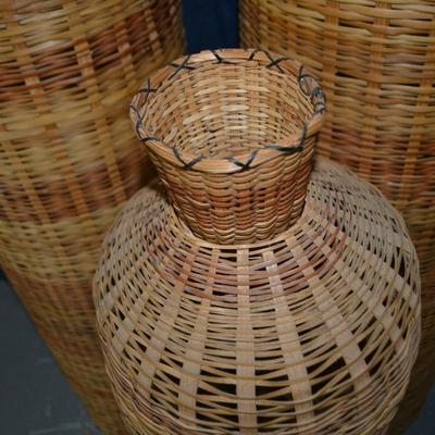 LOT 9. VINTAGE RATTAN STACKING FLOOR VASE DECOR