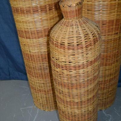 LOT 9. VINTAGE RATTAN STACKING FLOOR VASE DECOR